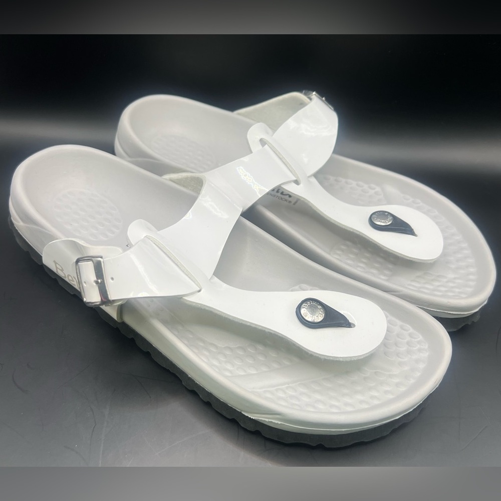 Betula licensed by Birkenstock,White Sandals w/Buckle Detail, Size: 10, Woman’s‎